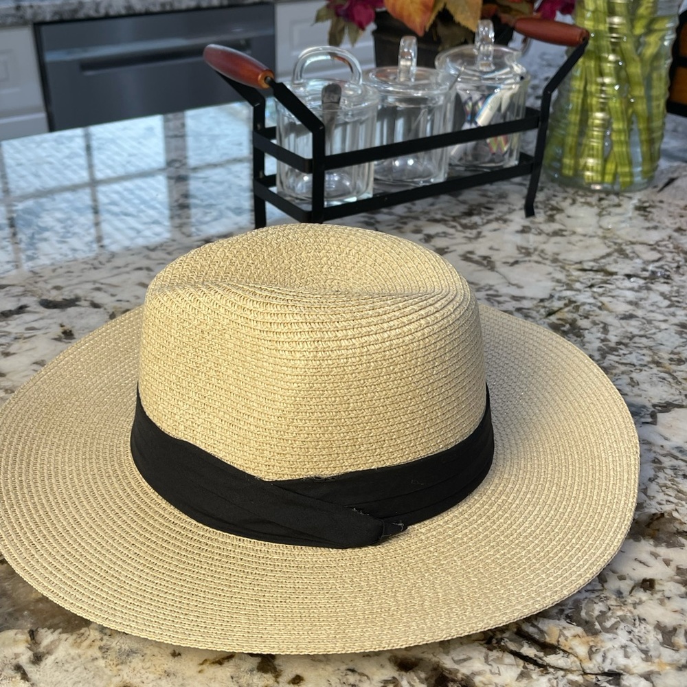 Creme Fedora - Brand New - Hat - Picture 3 of 5